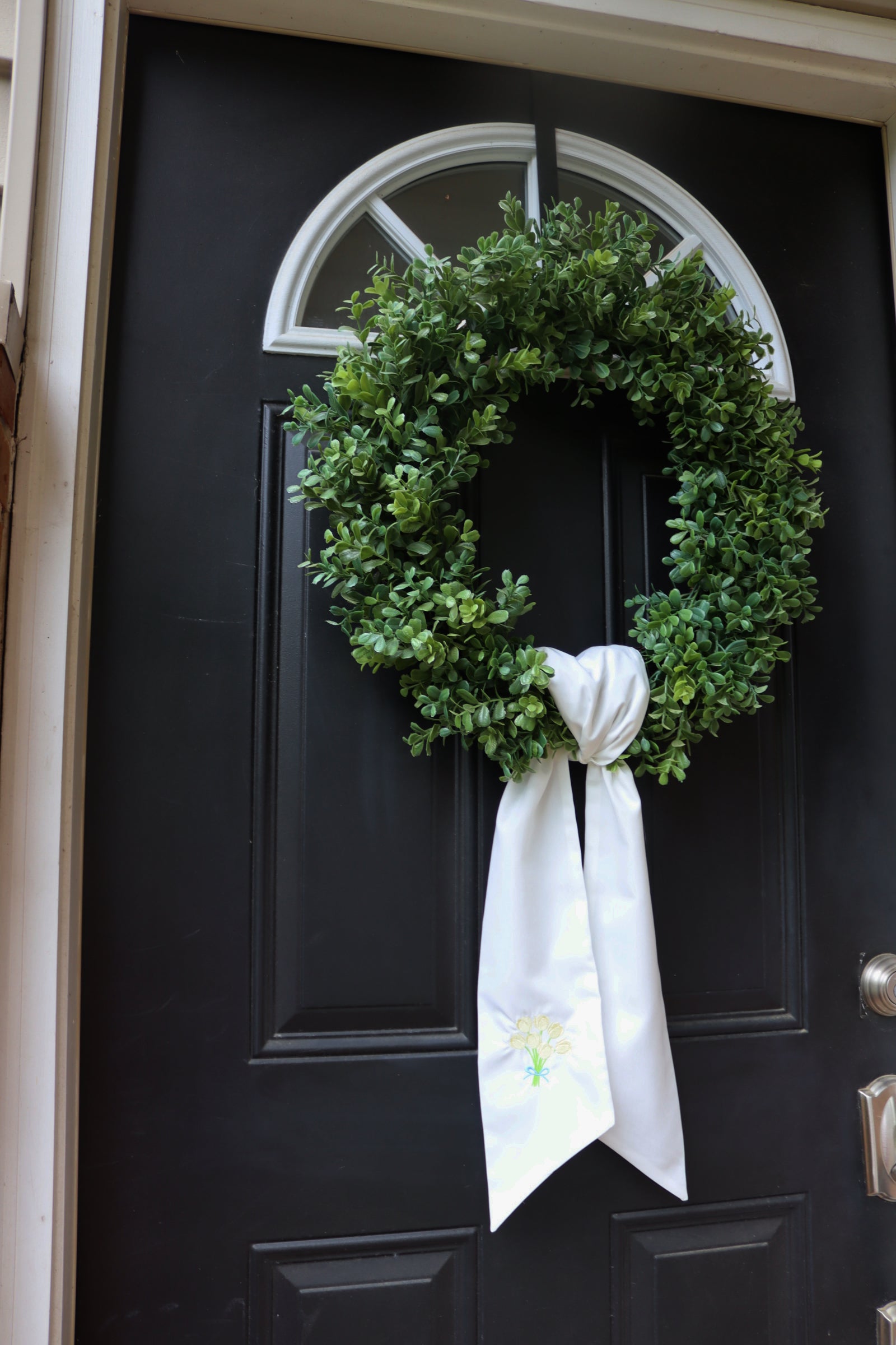 Tulip Season Wreath Sash